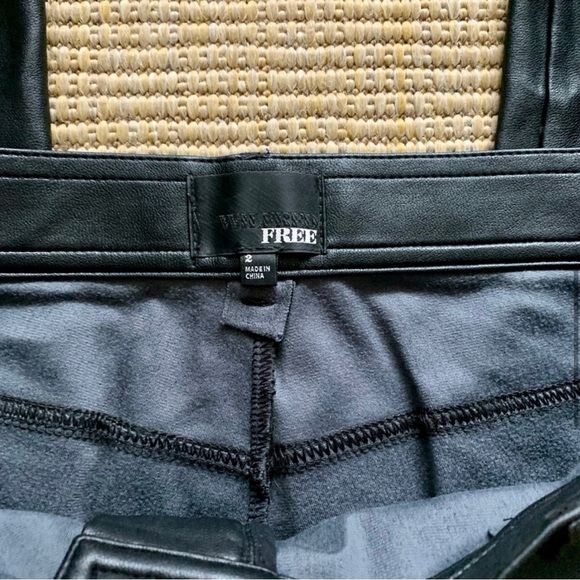 Aritzia Wilfred Free Black Vegan Leather Pants/Leggings Size 2 - Picture 5 of 8